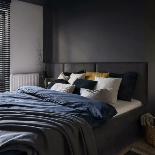 What Color Schemes Work Best For A Dark Minimalistic Bedroom?